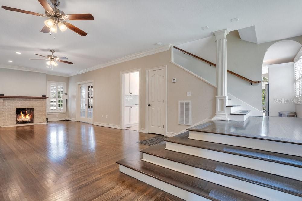 For Sale: $765,000 (3 beds, 2 baths, 2944 Square Feet)