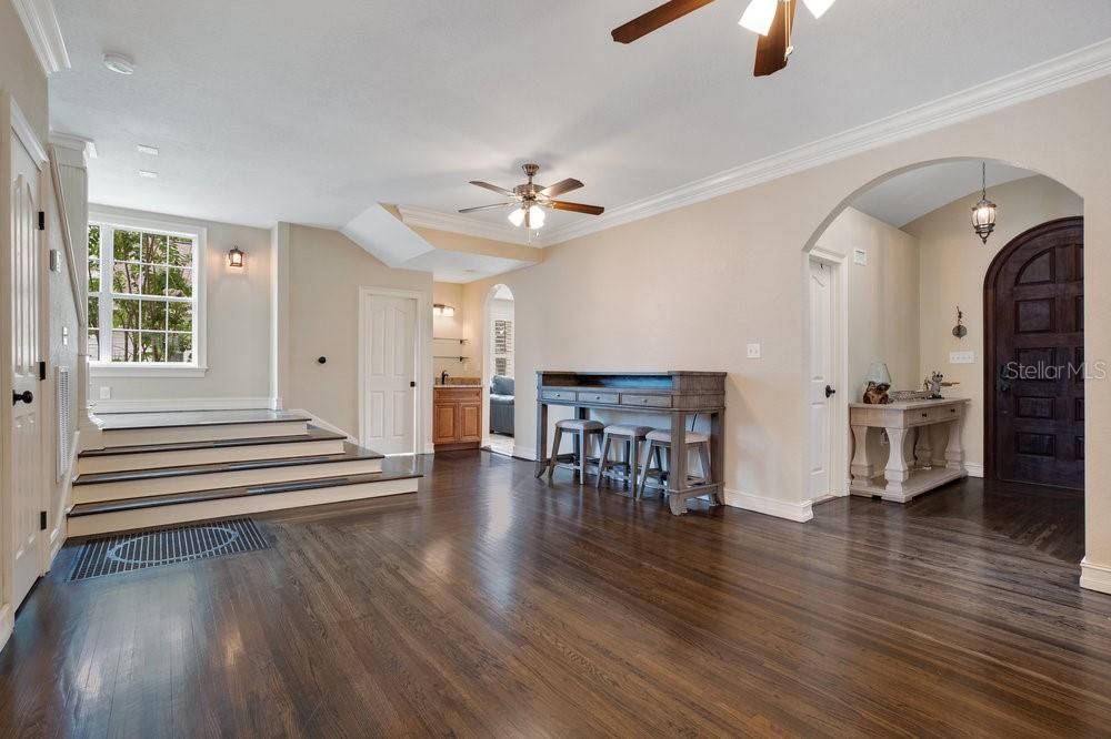 For Sale: $765,000 (3 beds, 2 baths, 2944 Square Feet)