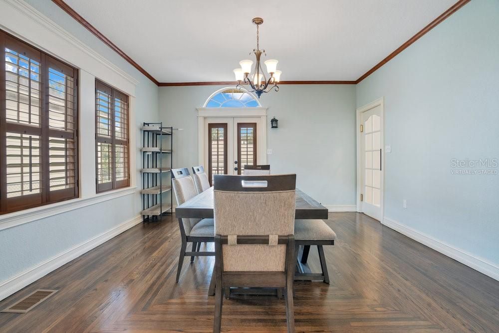 For Sale: $765,000 (3 beds, 2 baths, 2944 Square Feet)