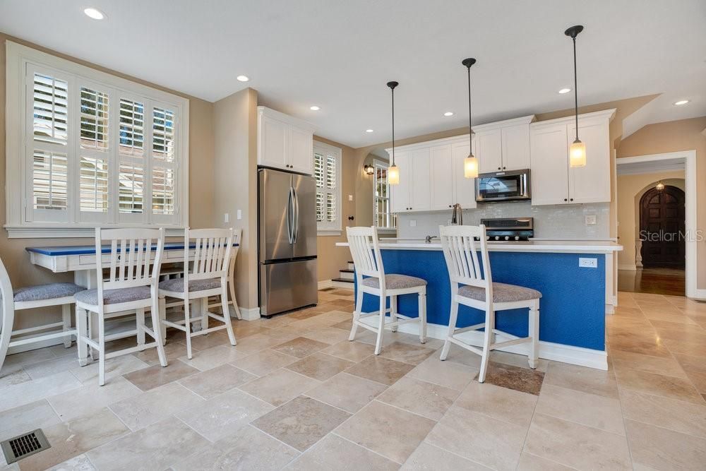 For Sale: $765,000 (3 beds, 2 baths, 2944 Square Feet)