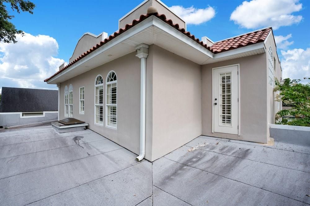 For Sale: $765,000 (3 beds, 2 baths, 2944 Square Feet)