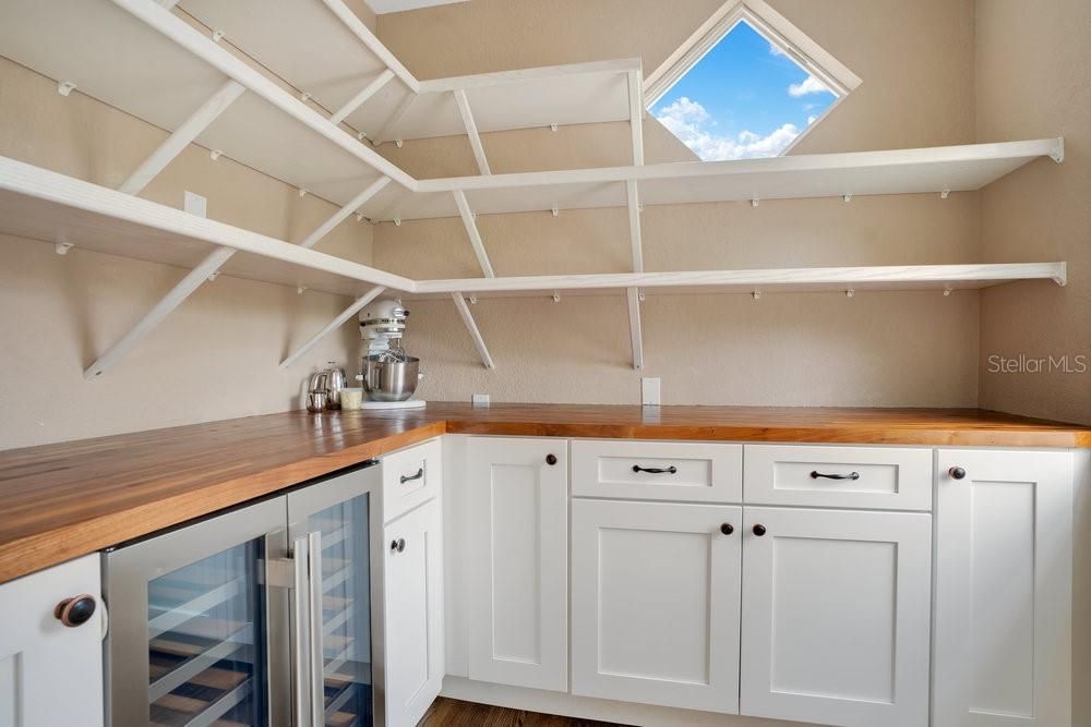 For Sale: $765,000 (3 beds, 2 baths, 2944 Square Feet)