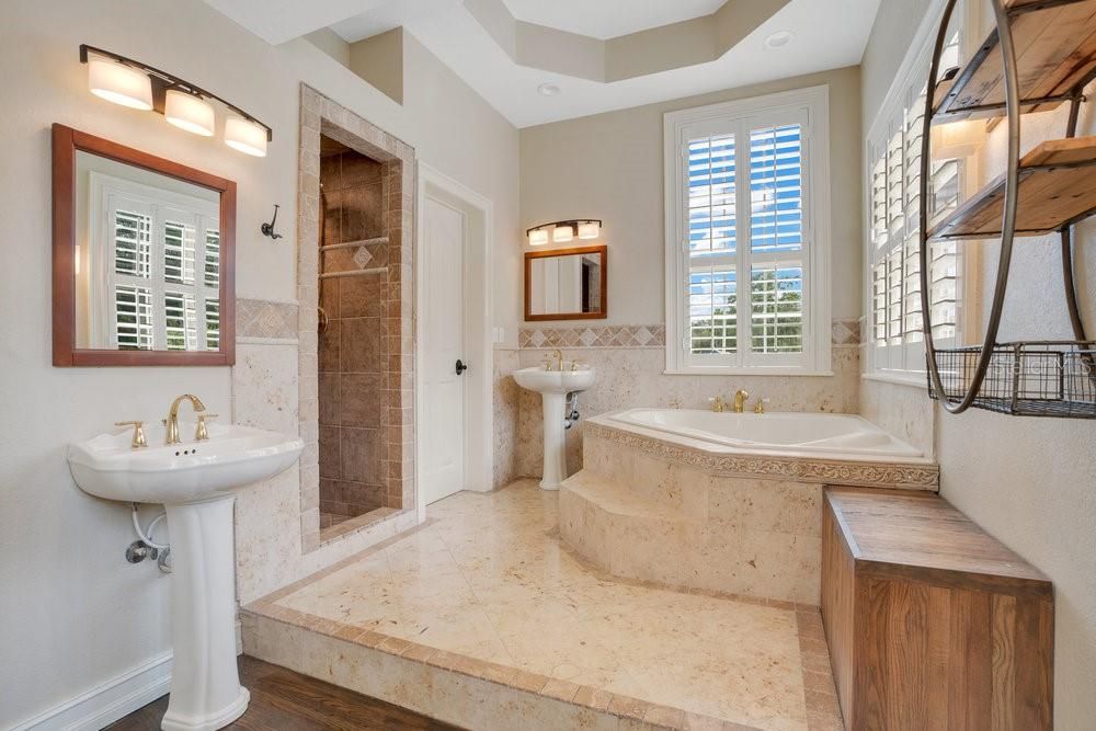 For Sale: $765,000 (3 beds, 2 baths, 2944 Square Feet)