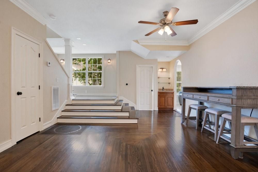 For Sale: $765,000 (3 beds, 2 baths, 2944 Square Feet)