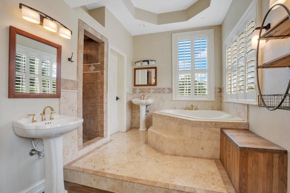 For Sale: $765,000 (3 beds, 2 baths, 2944 Square Feet)