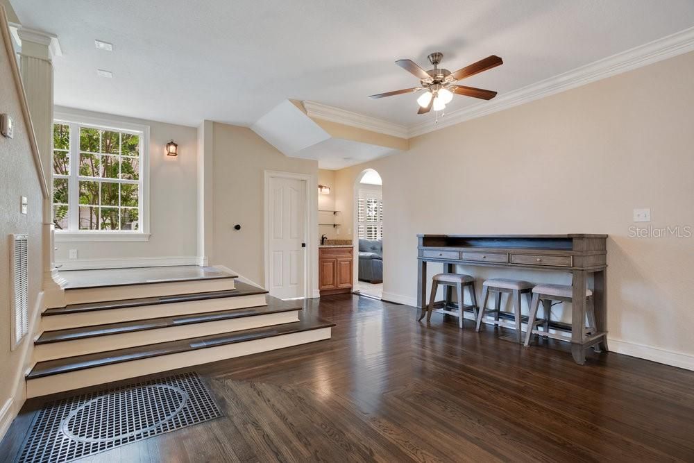 For Sale: $765,000 (3 beds, 2 baths, 2944 Square Feet)