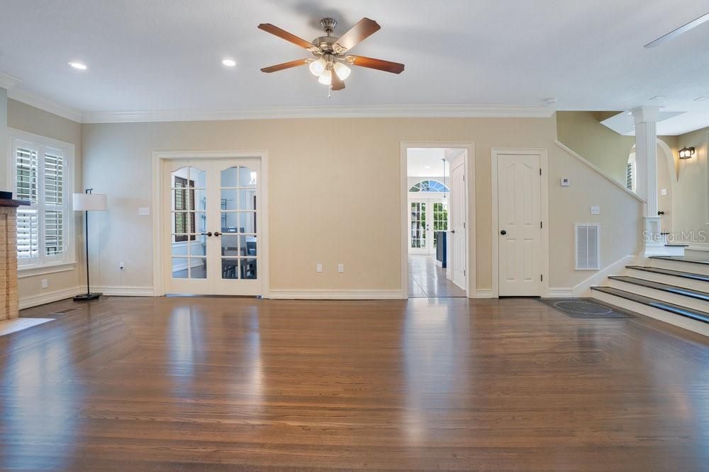 For Sale: $765,000 (3 beds, 2 baths, 2944 Square Feet)