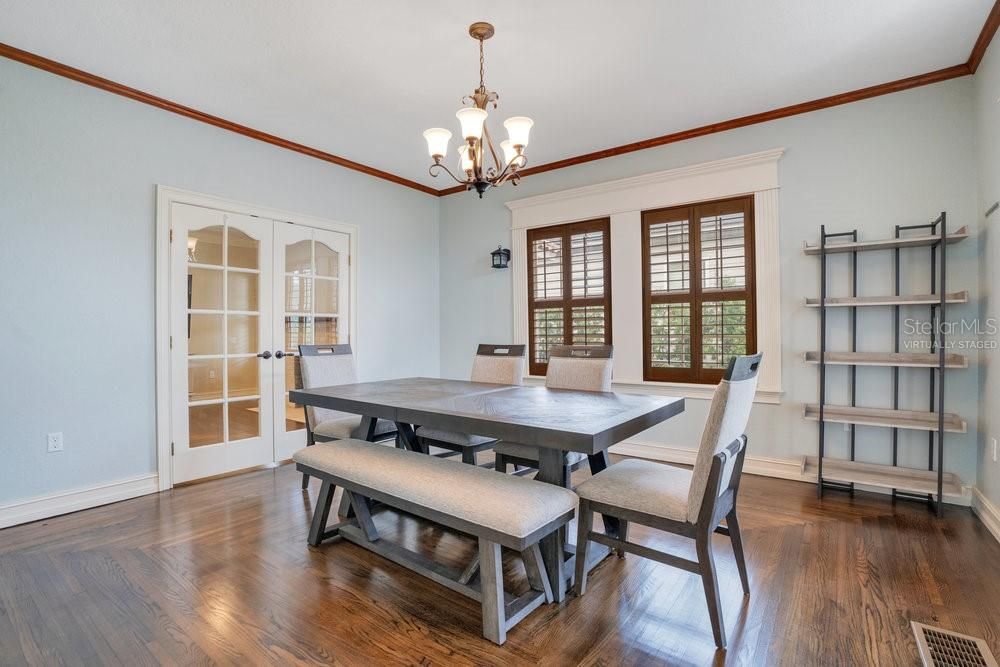 For Sale: $765,000 (3 beds, 2 baths, 2944 Square Feet)