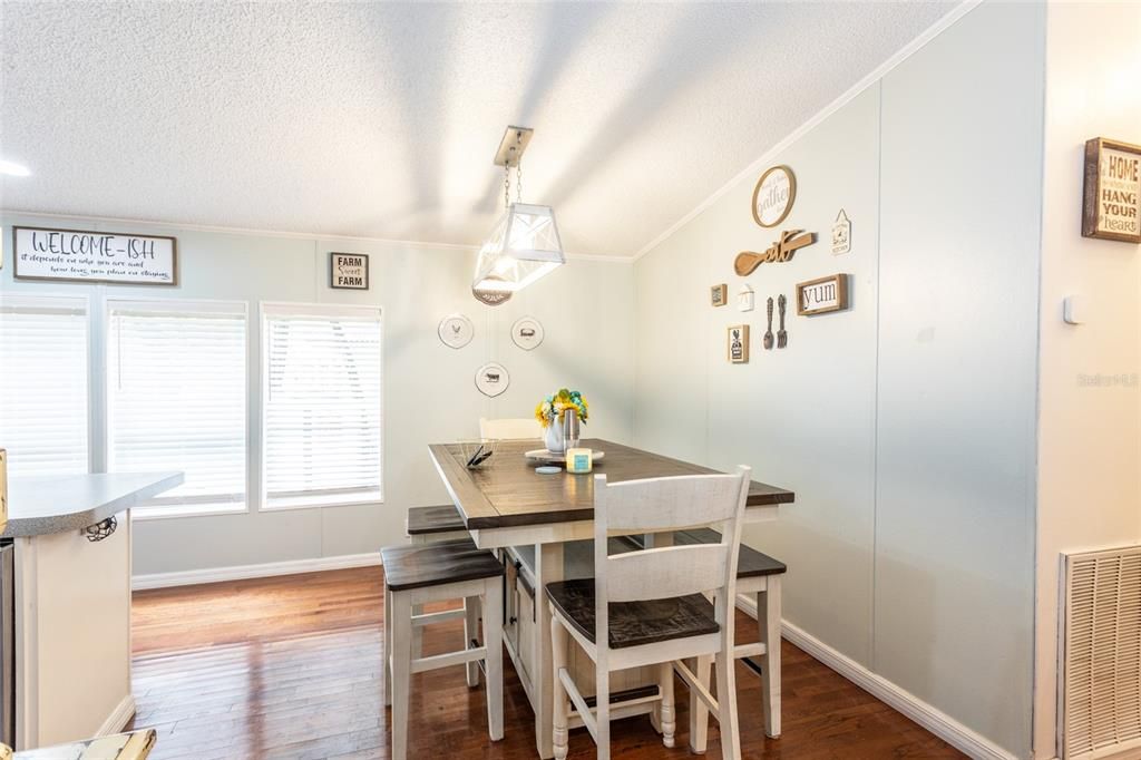 For Sale: $274,990 (3 beds, 2 baths, 1431 Square Feet)