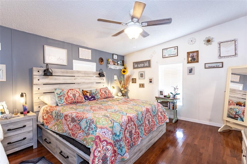 For Sale: $274,990 (3 beds, 2 baths, 1431 Square Feet)