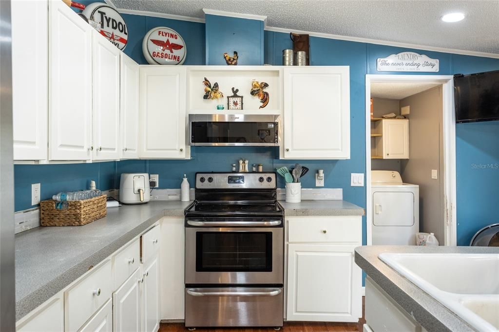 For Sale: $274,990 (3 beds, 2 baths, 1431 Square Feet)