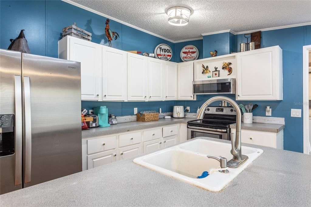 For Sale: $274,990 (3 beds, 2 baths, 1431 Square Feet)