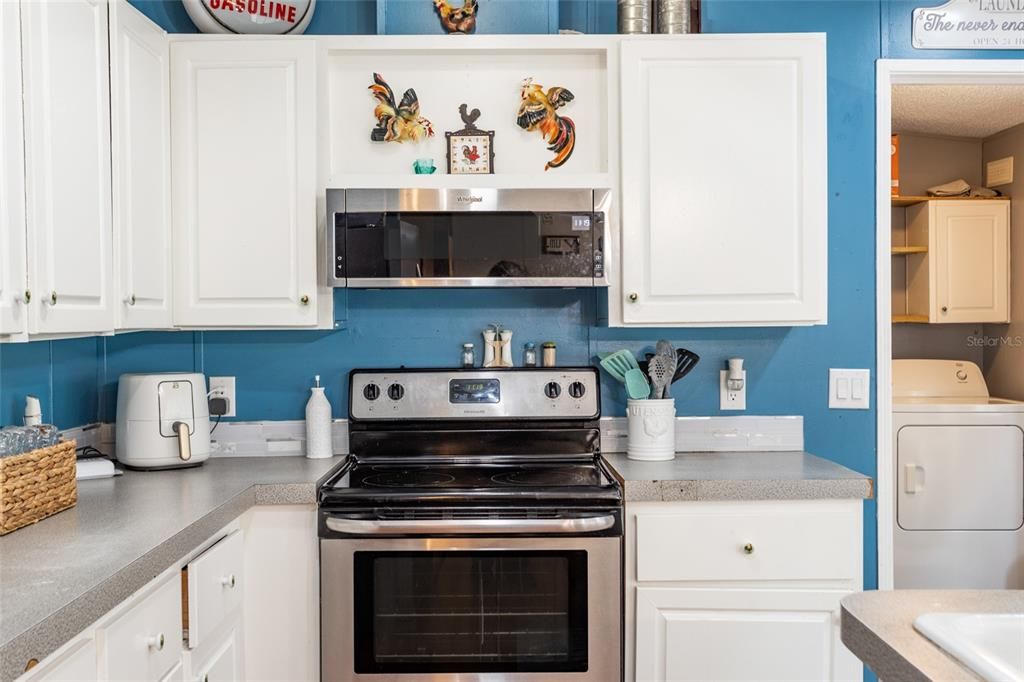 For Sale: $274,990 (3 beds, 2 baths, 1431 Square Feet)