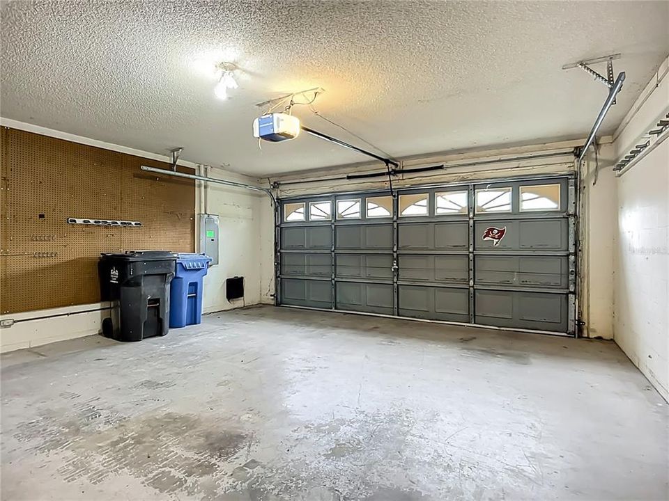For Sale: $359,000 (3 beds, 2 baths, 1446 Square Feet)
