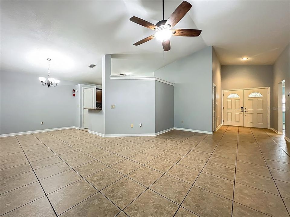 For Sale: $359,000 (3 beds, 2 baths, 1446 Square Feet)