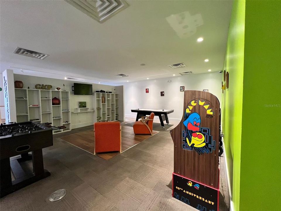 For Sale: $85,000 (1 beds, 1 baths, 325 Square Feet)