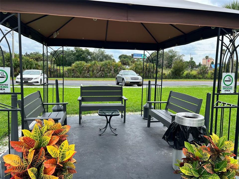 For Sale: $85,000 (1 beds, 1 baths, 325 Square Feet)