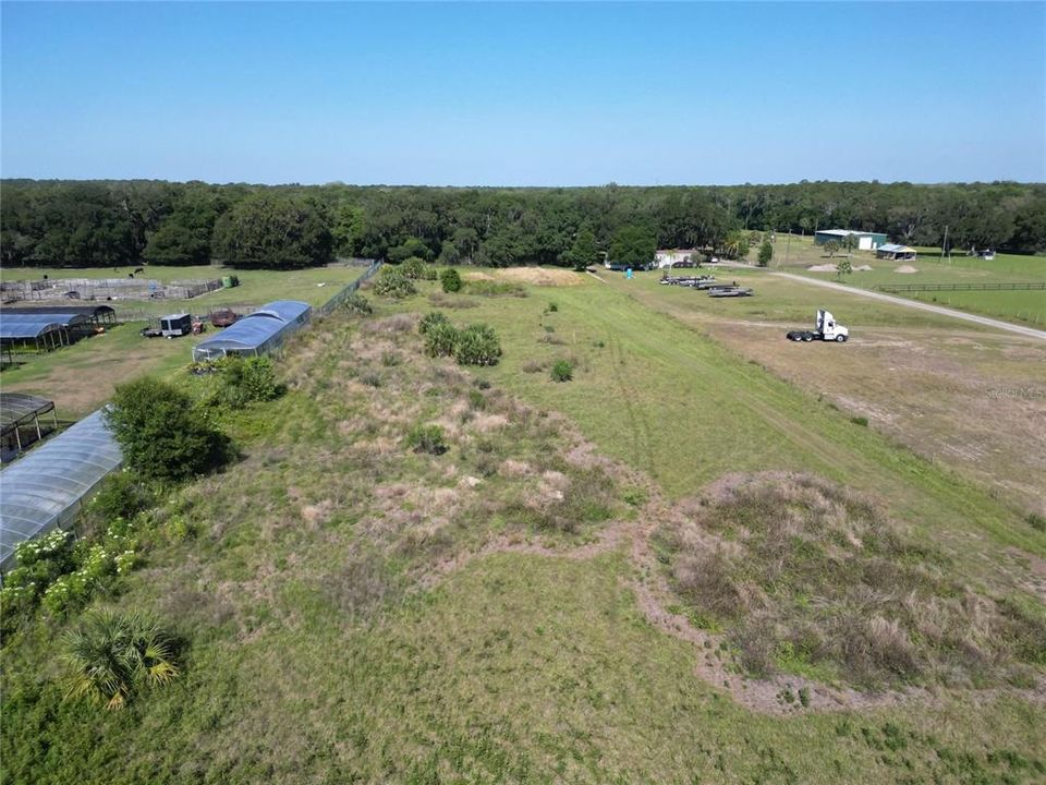 На продажу: $400,000 (11.21 acres)