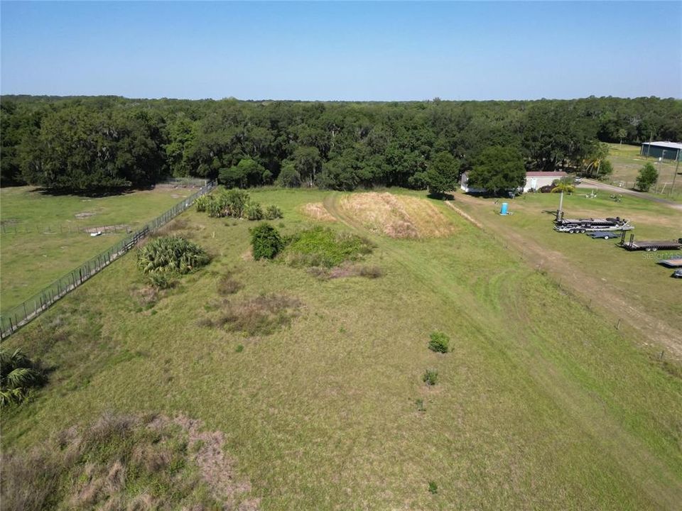 На продажу: $400,000 (11.21 acres)