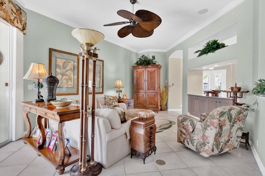 For Sale: $829,000 (2 beds, 2 baths, 2193 Square Feet)