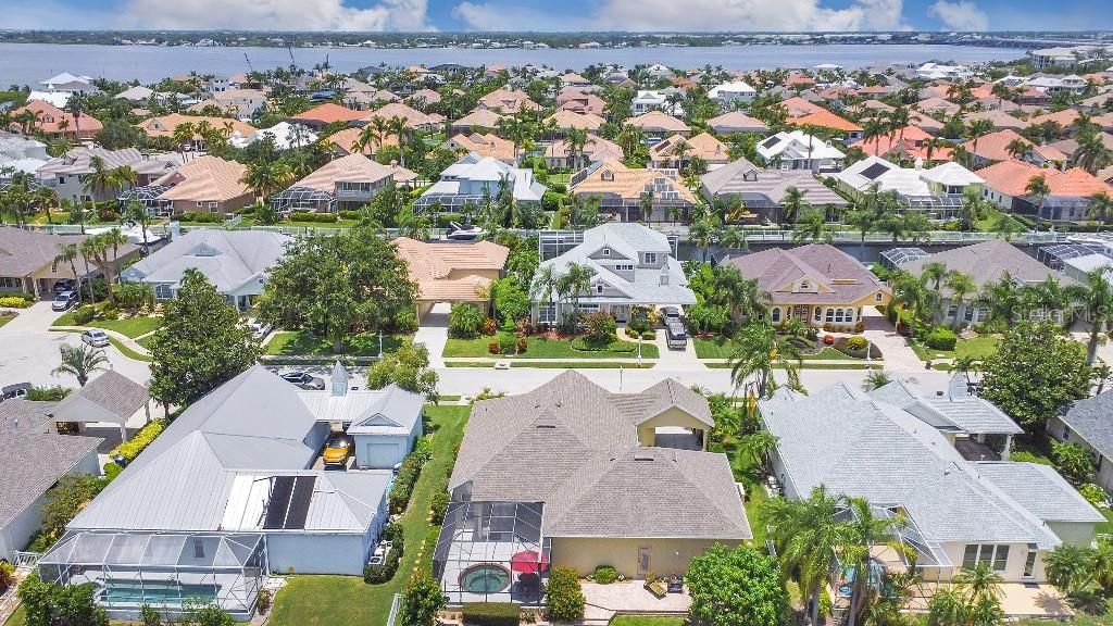 For Sale: $829,000 (2 beds, 2 baths, 2193 Square Feet)