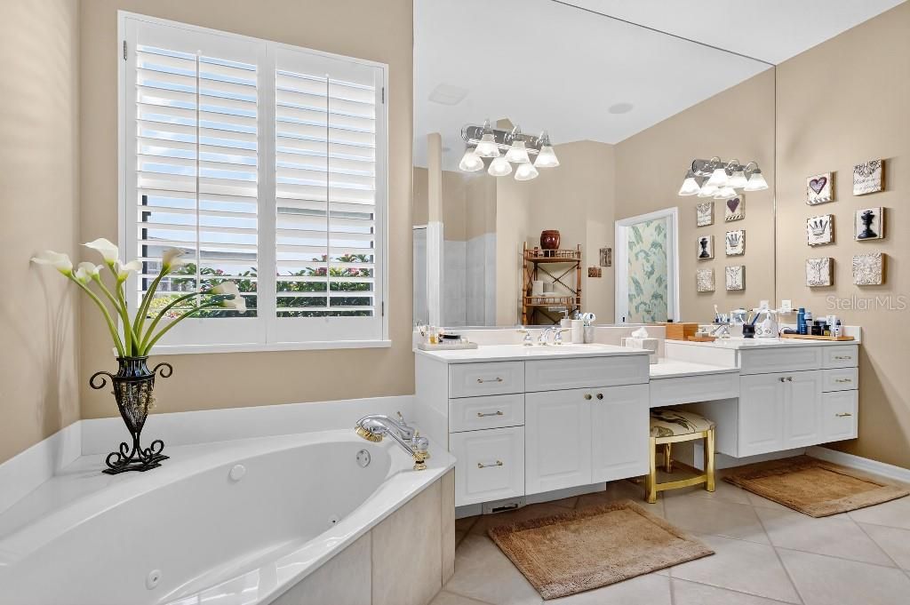 For Sale: $829,000 (2 beds, 2 baths, 2193 Square Feet)