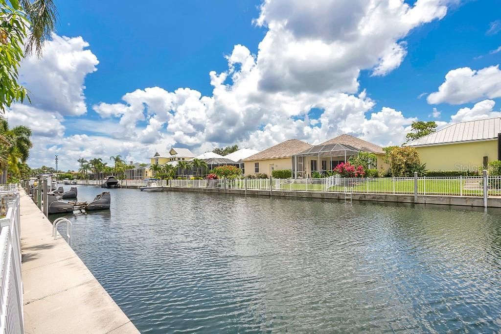 For Sale: $829,000 (2 beds, 2 baths, 2193 Square Feet)