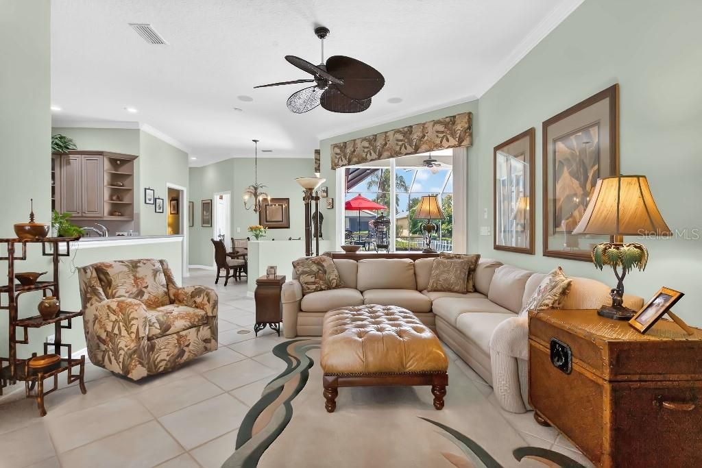 For Sale: $829,000 (2 beds, 2 baths, 2193 Square Feet)