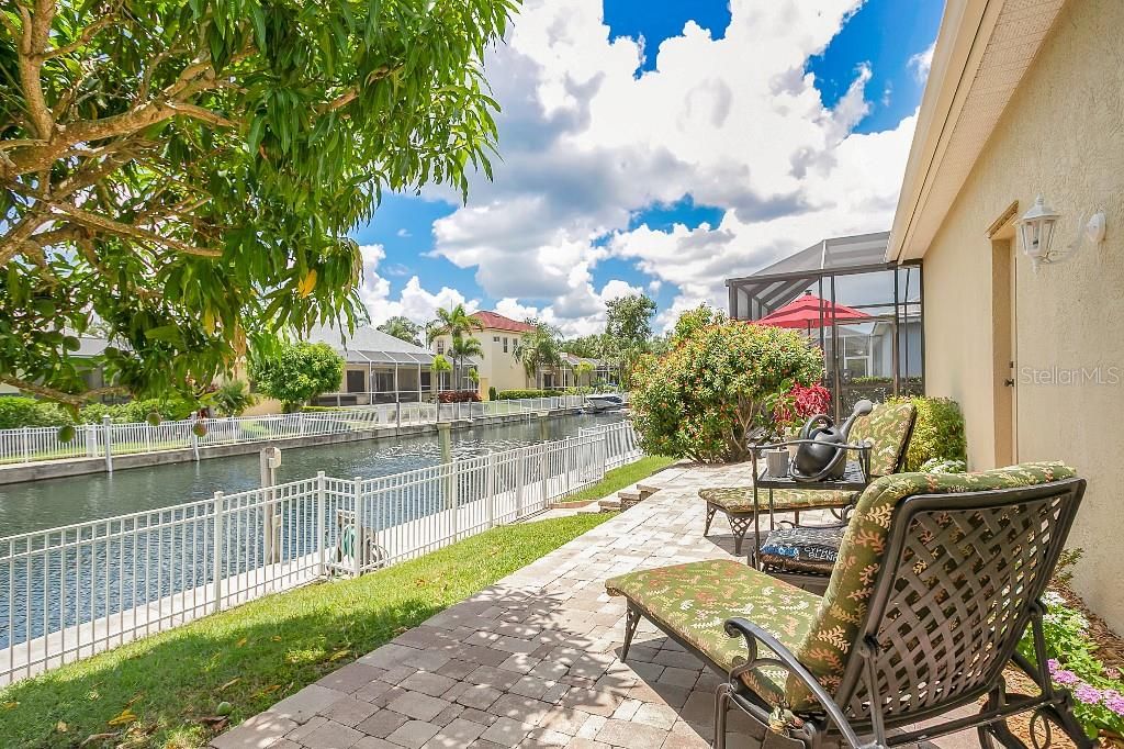 For Sale: $829,000 (2 beds, 2 baths, 2193 Square Feet)