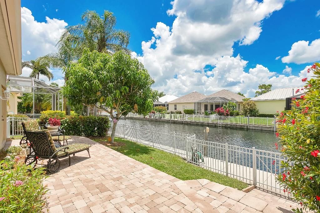 For Sale: $829,000 (2 beds, 2 baths, 2193 Square Feet)