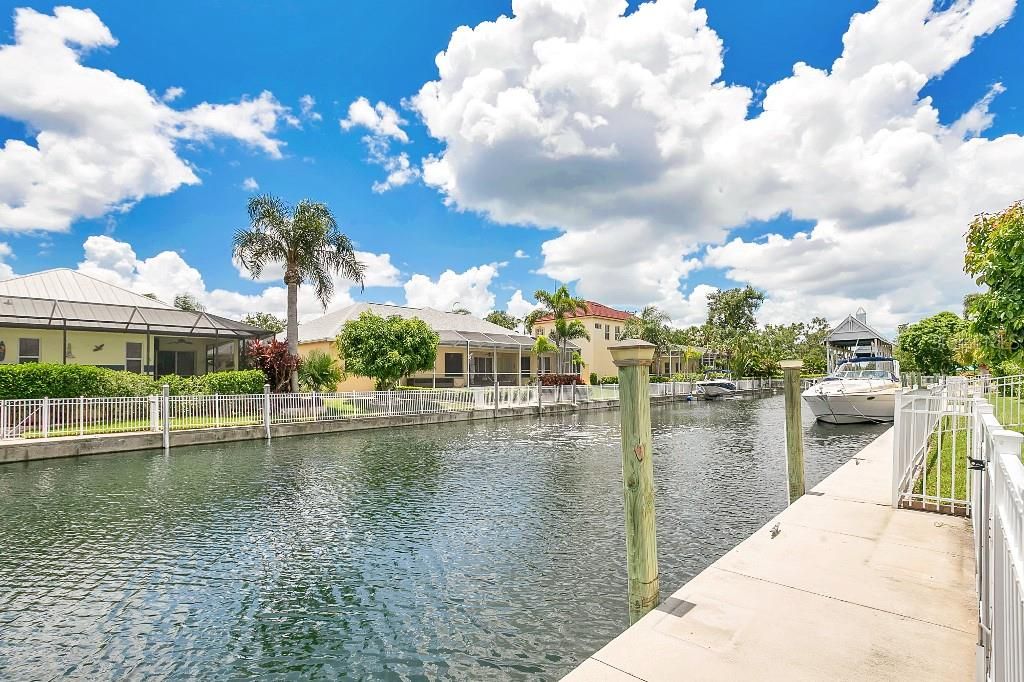 For Sale: $829,000 (2 beds, 2 baths, 2193 Square Feet)