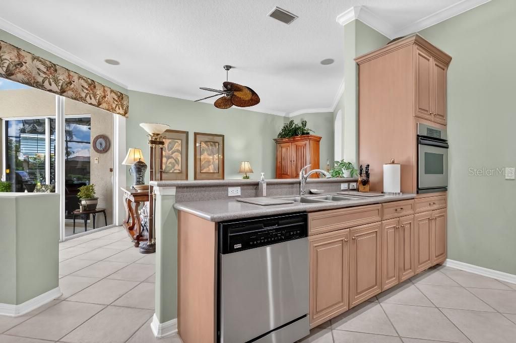 For Sale: $829,000 (2 beds, 2 baths, 2193 Square Feet)