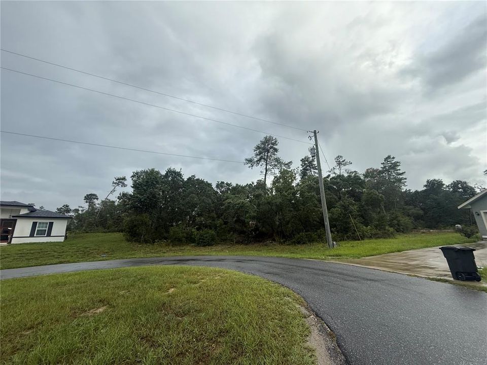 Active With Contract: $417,000 (5 beds, 3 baths, 2733 Square Feet)