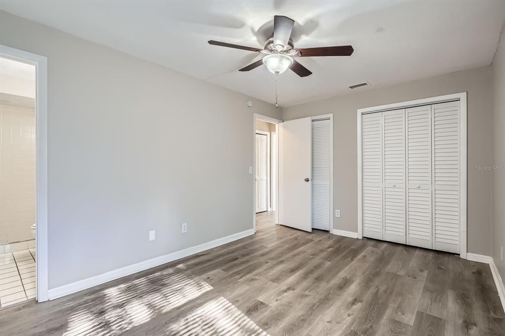 合同活跃: $314,900 (3 贝兹, 3 浴室, 2027 平方英尺)