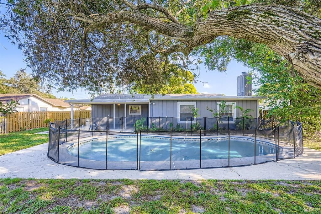 合同活跃: $314,900 (3 贝兹, 3 浴室, 2027 平方英尺)