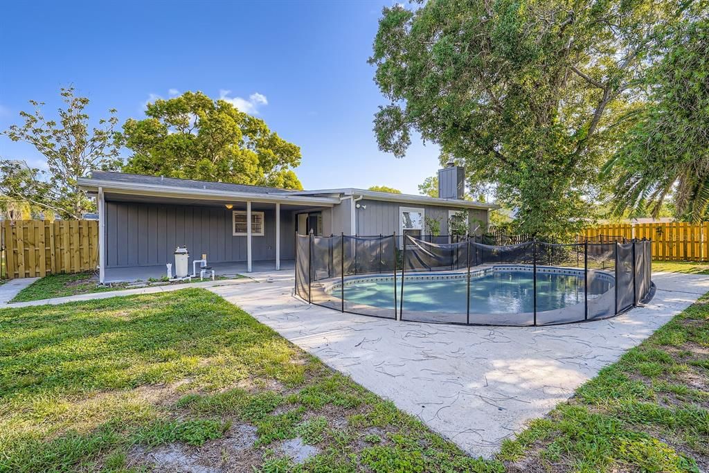 合同活跃: $314,900 (3 贝兹, 3 浴室, 2027 平方英尺)