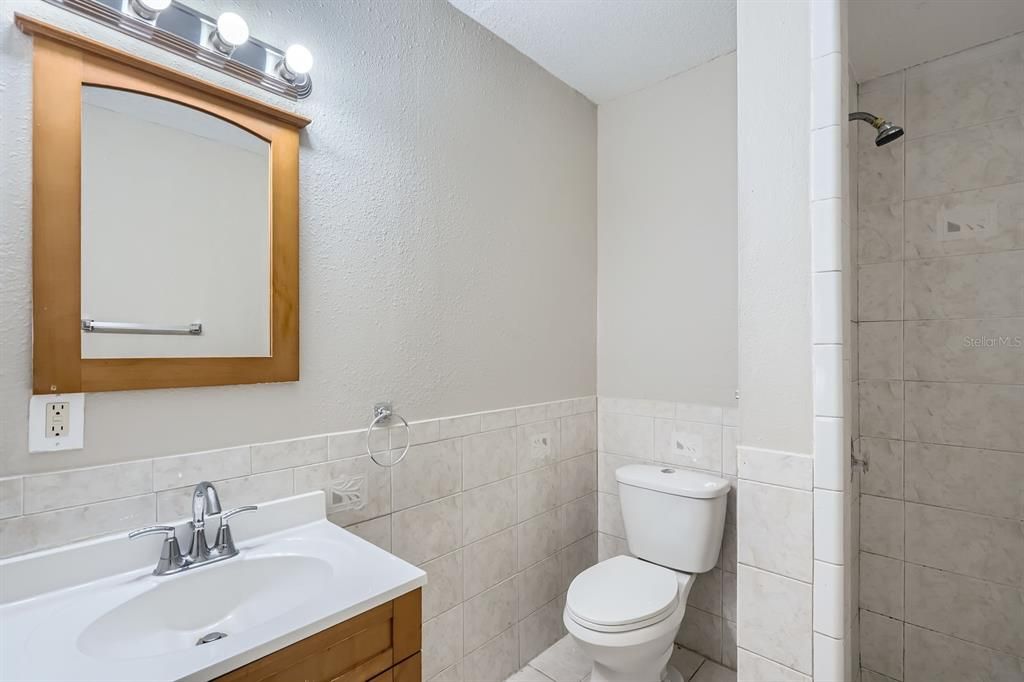 合同活跃: $314,900 (3 贝兹, 3 浴室, 2027 平方英尺)