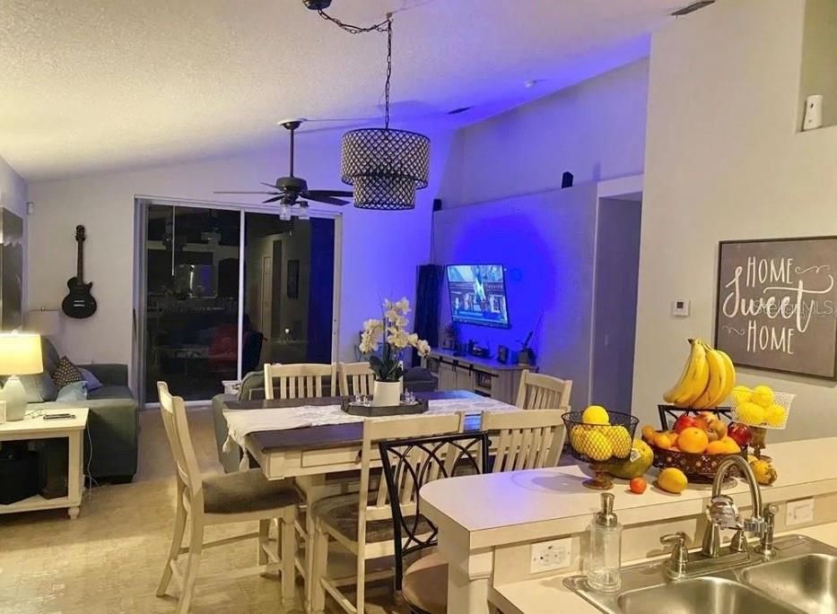 Activo con contrato: $200,000 (4 camas, 2 baños, 1842 Pies cuadrados)