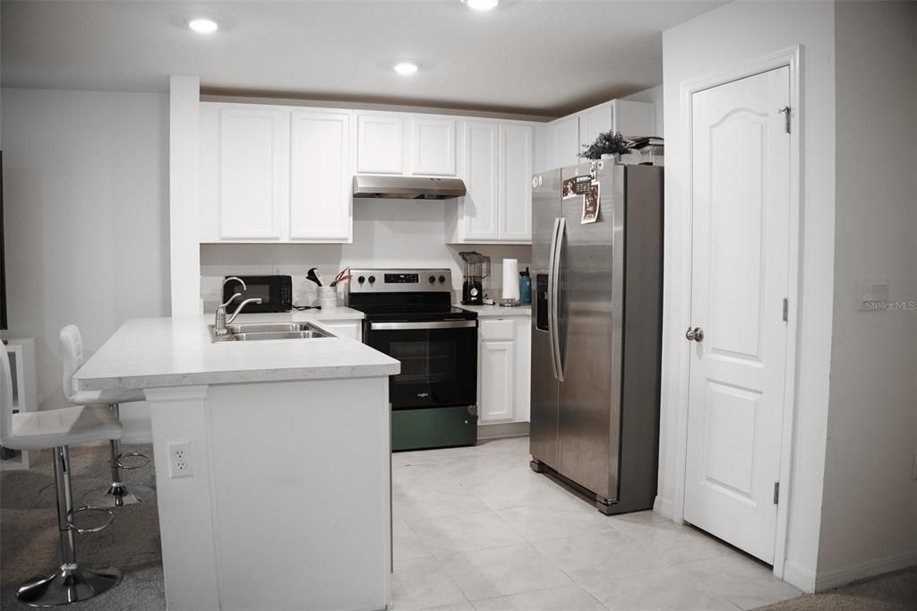 Active With Contract: $269,000 (3 beds, 2 baths, 1452 Square Feet)