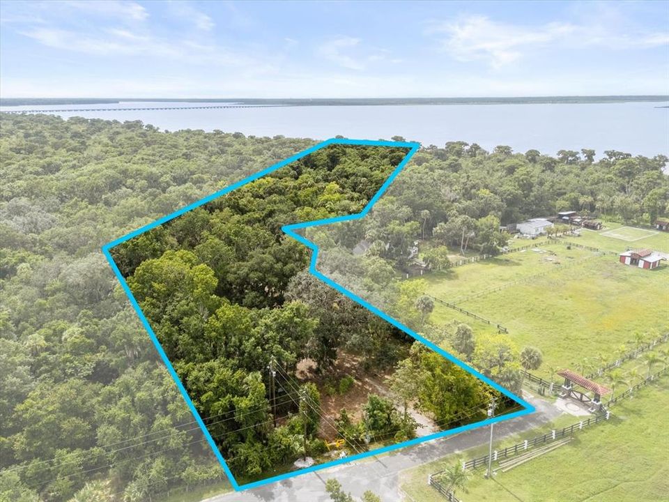 待售: $499,000 (8.27 acres)