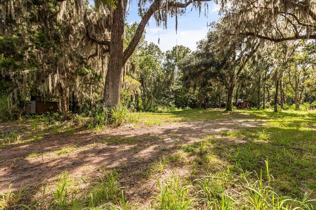 待售: $499,000 (8.27 acres)