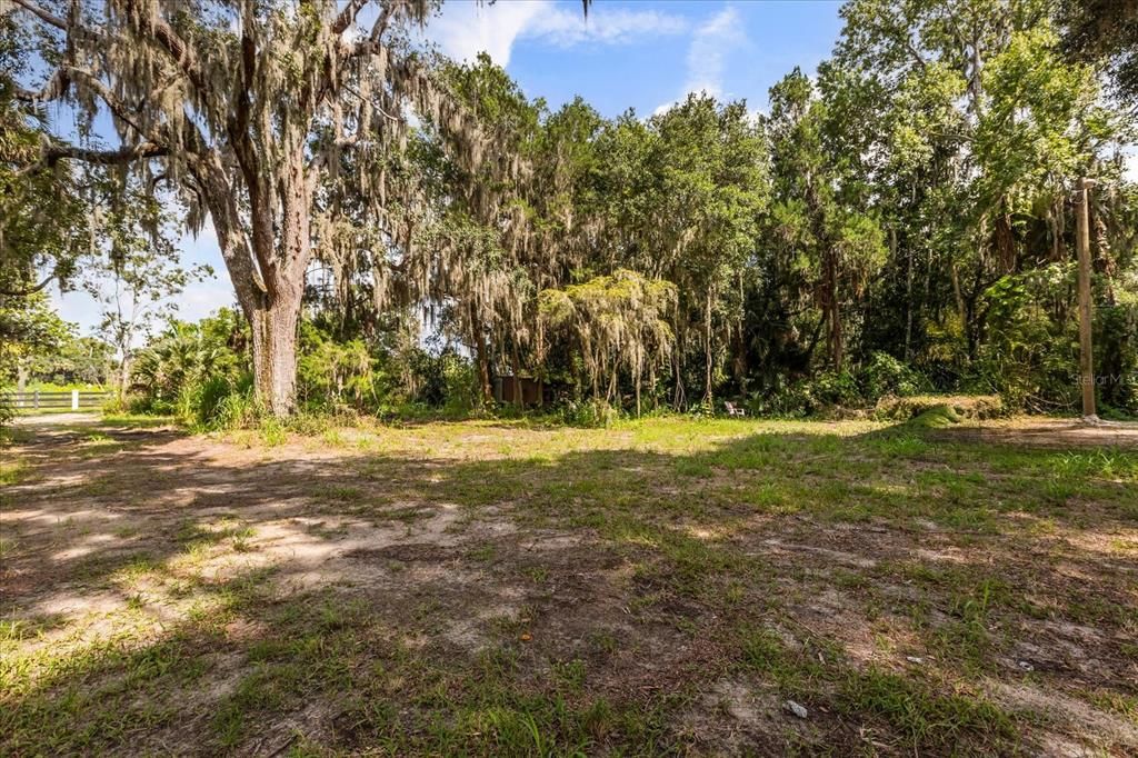 待售: $499,000 (8.27 acres)