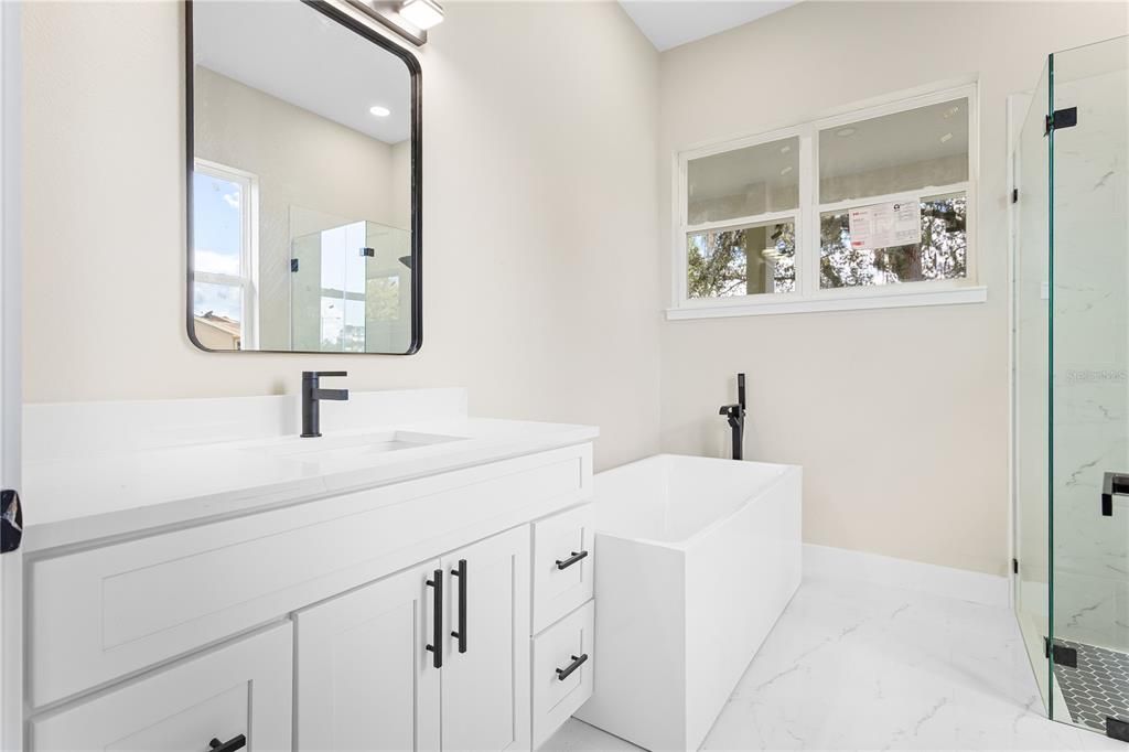 Active With Contract: $291,999 (3 beds, 2 baths, 1643 Square Feet)