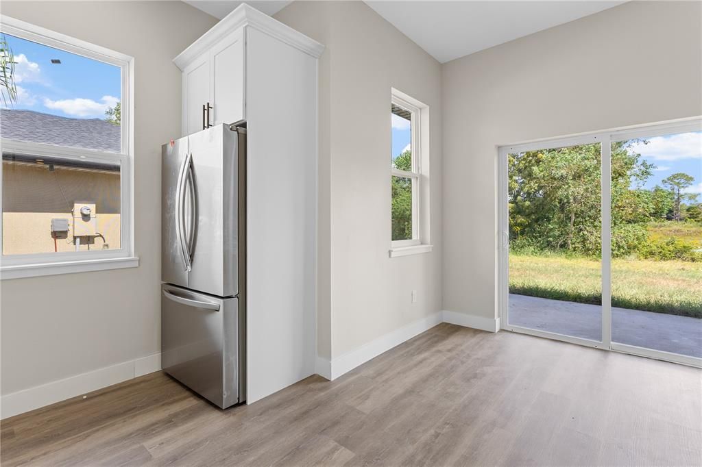 Active With Contract: $291,999 (3 beds, 2 baths, 1643 Square Feet)