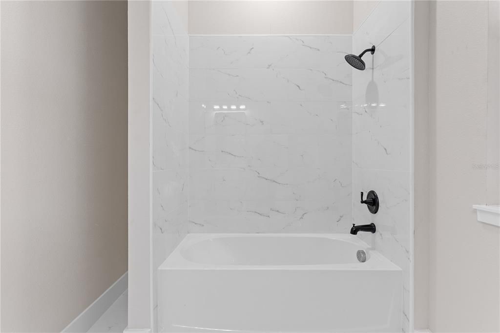 Active With Contract: $291,999 (3 beds, 2 baths, 1643 Square Feet)