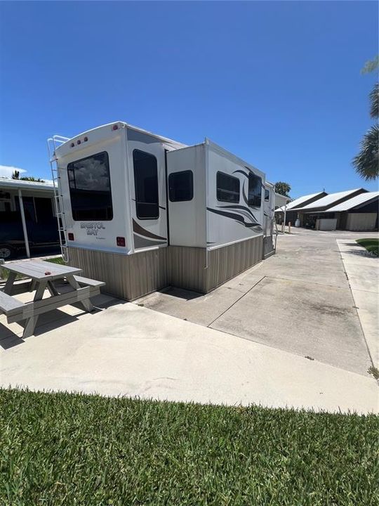 For Sale: $50,000 (1 beds, 1 baths, 331 Square Feet)