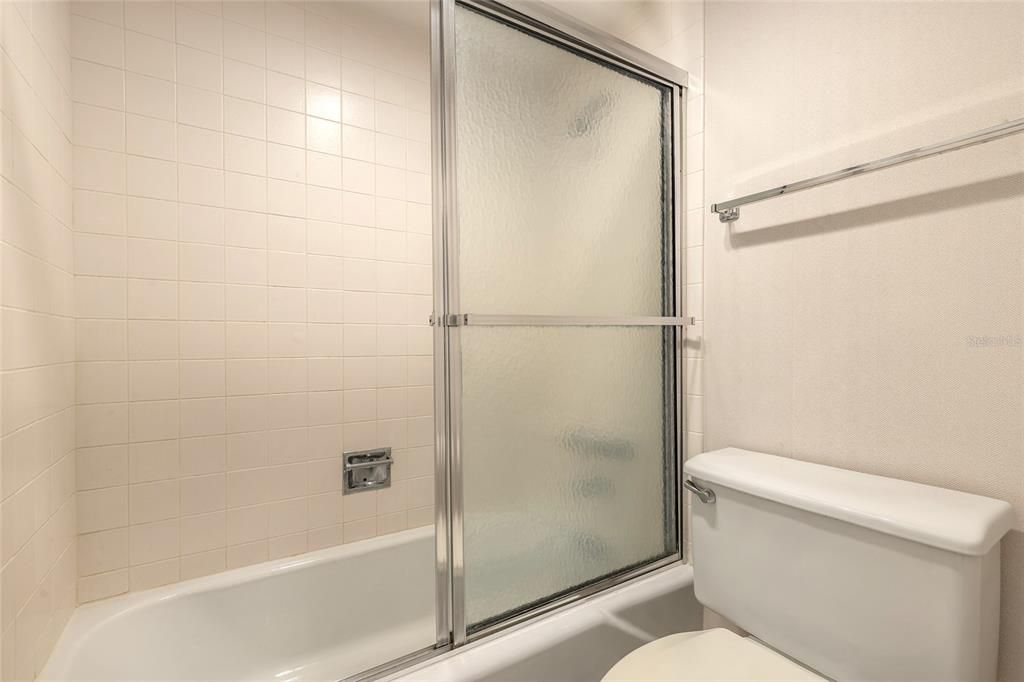 待售: $279,000 (2 贝兹, 2 浴室, 1299 平方英尺)