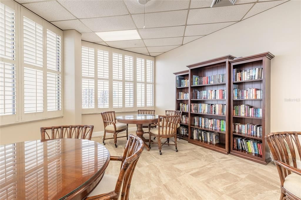 待售: $279,000 (2 贝兹, 2 浴室, 1299 平方英尺)