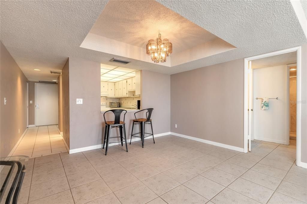 待售: $279,000 (2 贝兹, 2 浴室, 1299 平方英尺)