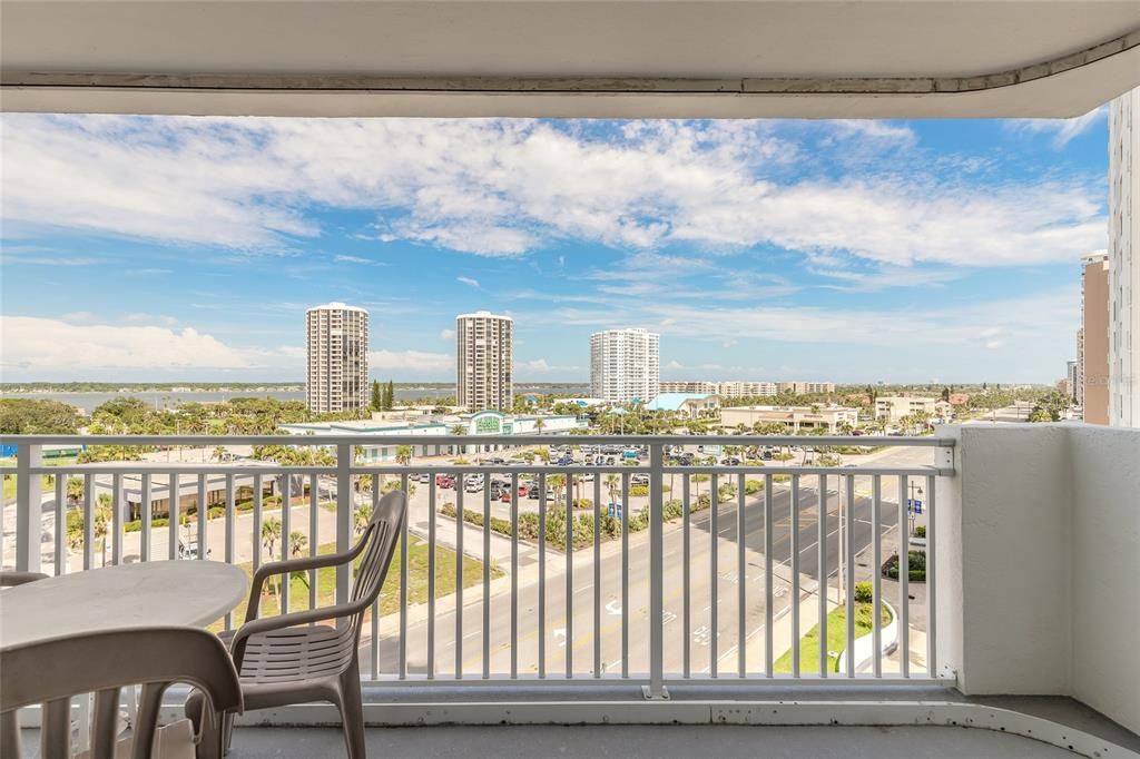 待售: $279,000 (2 贝兹, 2 浴室, 1299 平方英尺)